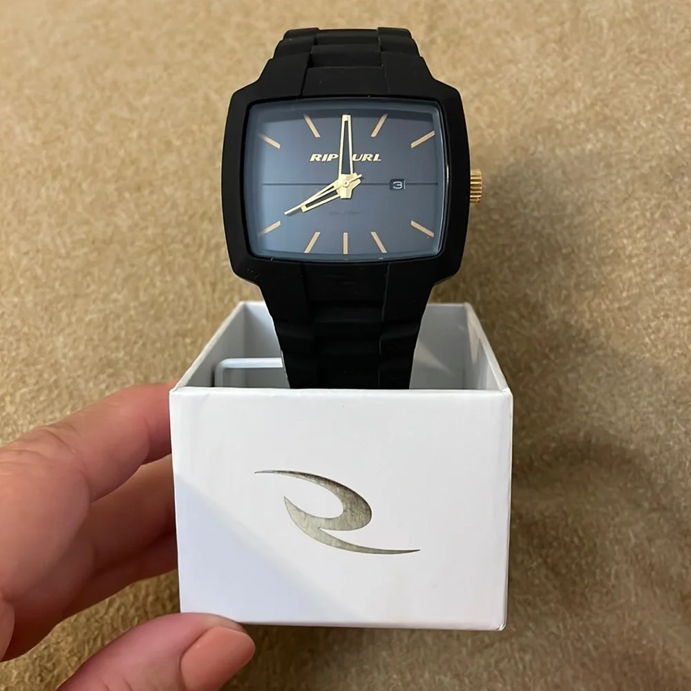 Watch - Picture 1 of 6